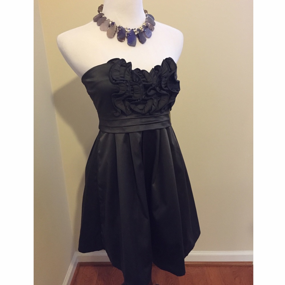 Sassy Black Ruffled Dress - Picture 2 of 3